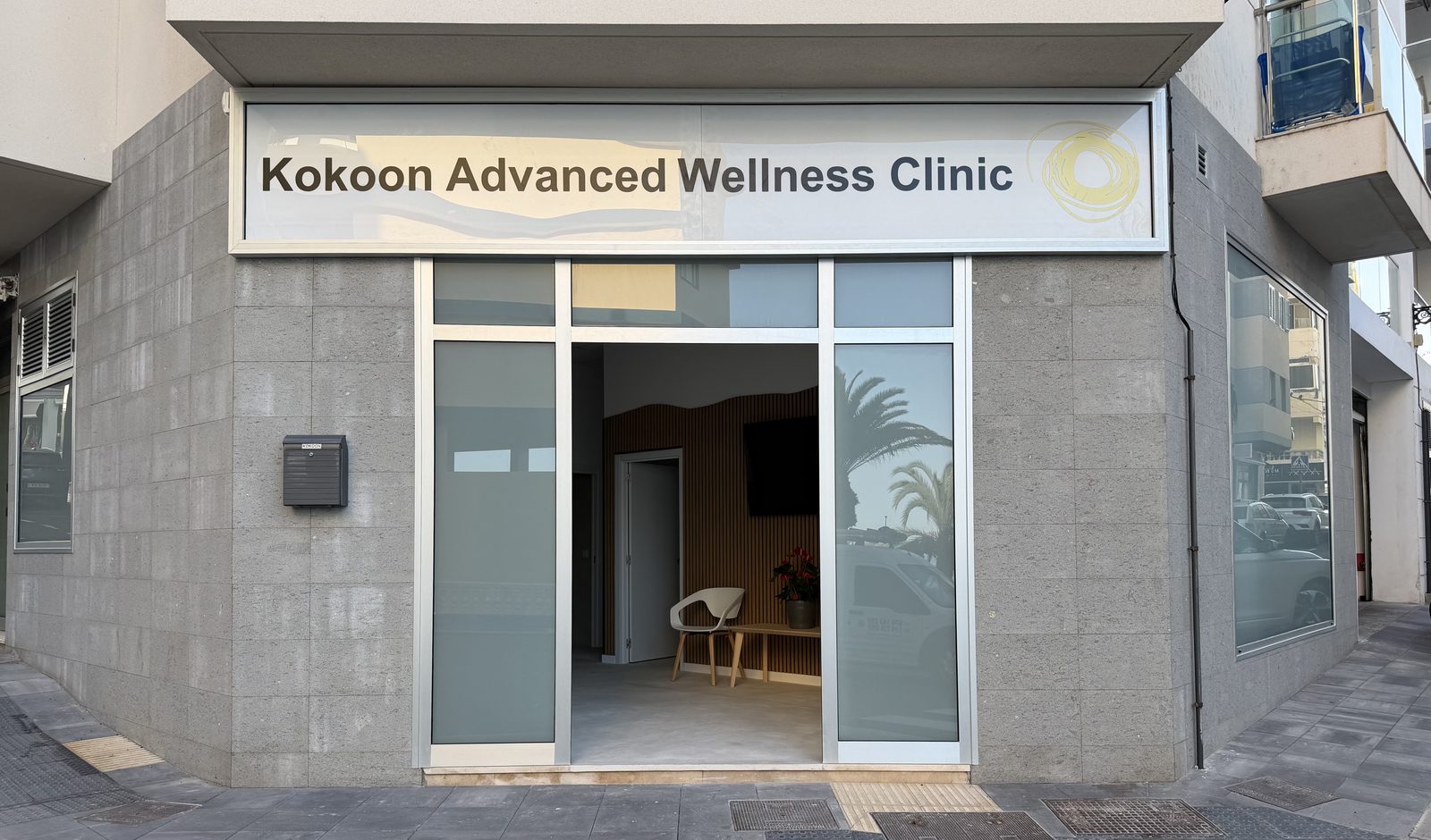 Kokoon Clavijo, exteriér kliniky v Arguineguínu
